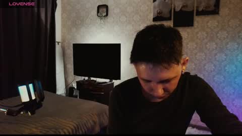Snapshot of emveeboy96 chatting on 03-16-26, 08:35 emveeboy96 online show from 03-16-26, 08:35