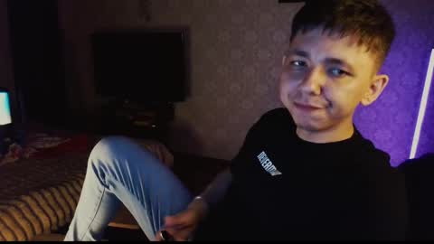 Snapshot of emveeboy96 chatting on 04-01-26, 08:17 emveeboy96 online show from 04-01-26, 08:17