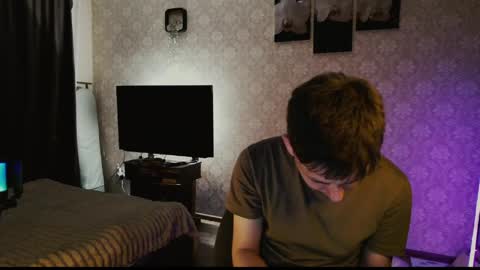 Snapshot of emveeboy96 chatting on 04-06-26, 07:26 emveeboy96 online show from 04-06-26, 07:26