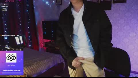 Snapshot of emveeboy96 chatting on 04-12-26, 08:14 emveeboy96 online show from 04-12-26, 08:14