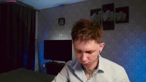Snapshot of emveeboy96 chatting on 05-06-26, 06:46 emveeboy96 online show from 05-06-26, 06:46