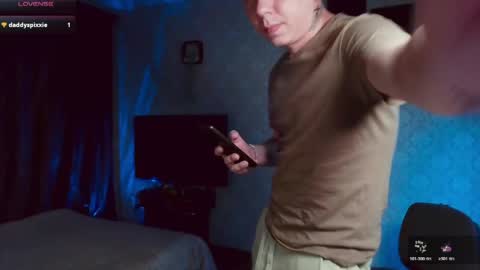 Snapshot of emveeboy96 chatting on 05-11-26, 07:00 emveeboy96 online show from 05-11-26, 07:00