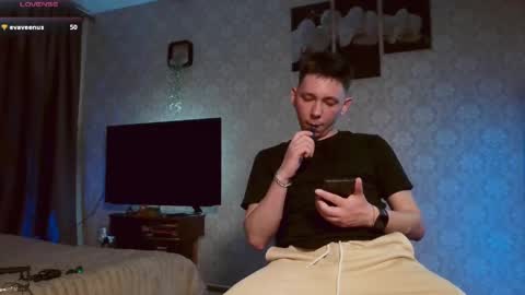 Snapshot of emveeboy96 chatting on 05-19-26, 08:59 emveeboy96 online show from 05-19-26, 08:59