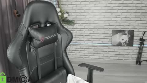 emy__angel online show from 12-19-25, 12:39