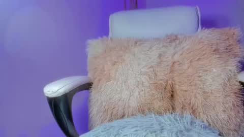 Snapshot of emy_colee chatting on 02-07-25, 10:08 Emy online show from 02-07-25, 10:08