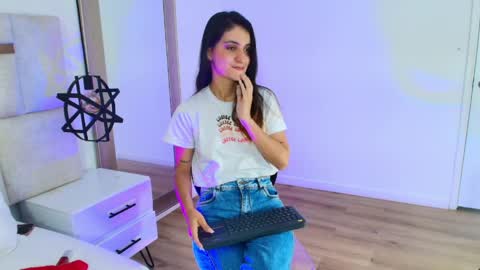 Snapshot of emy_ferrer_ chatting on 04-09-26, 04:34 EMY FERRER online show from 04-09-26, 04:34