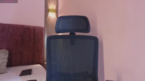 Emy online show from 02-08-26, 07:06