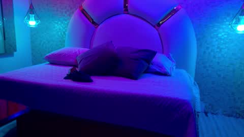 Emy  online show from 12-18-25, 11:38