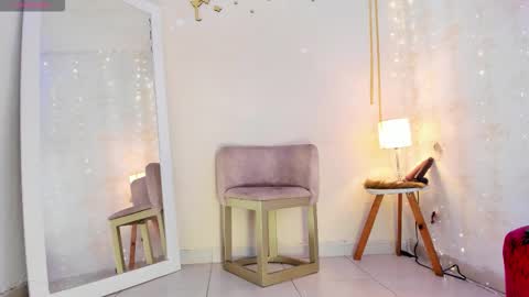 EMYLY  online show from 11-25-25, 08:09