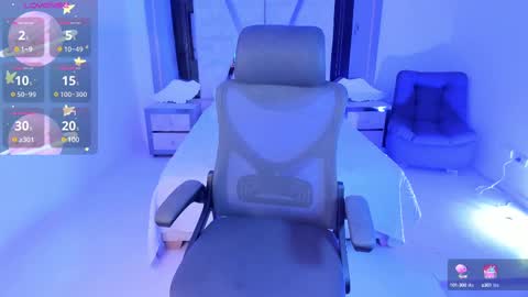 Snapshot of emysilver chatting on 02-18-25, 06:37 Emy Silver online show from 02-18-25, 06:37