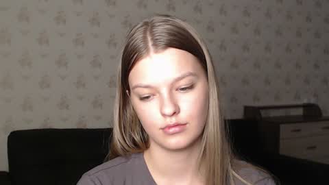 Snapshot of emysway chatting on 12-12-24, 07:48 EmySway online show from 12-12-24, 07:48