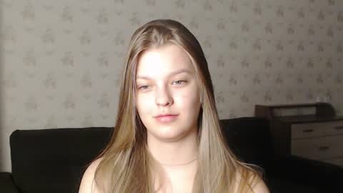 Snapshot of emysway chatting on 02-09-25, 10:32 EmySway online show from 02-09-25, 10:32