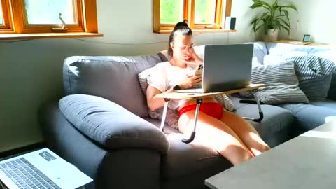 Snapshot of emyxxl chatting on 06-15-26, 12:18 emyxxl online show from 06-15-26, 12:18
