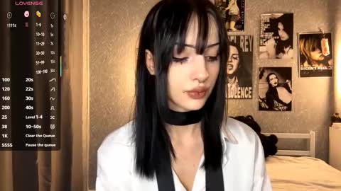 Snapshot of enasmelko chatting on 11-19-25, 08:42 Amelia online show from 11-19-25, 08:42