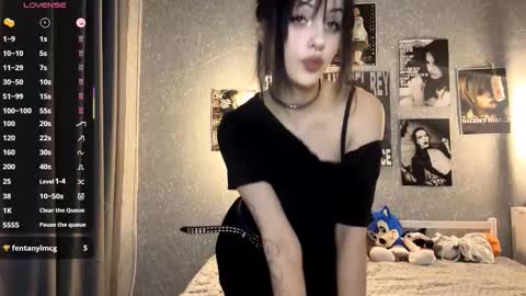 Snapshot of enasmelko chatting on 11-24-25, 08:30 Amelia online show from 11-24-25, 08:30