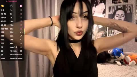 Snapshot of enasmelko chatting on 11-30-25, 08:24 Amelia online show from 11-30-25, 08:24