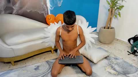 Ender online show from 10-31-25, 06:09