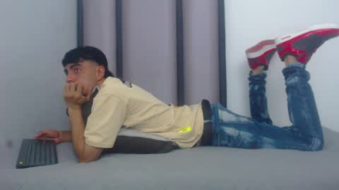 endrick_23 online show from 03-29-26, 04:01