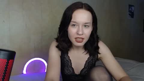 Snapshot of enegry_couple777 chatting on 12-21-25, 03:30 Missis And Mister Fox online show from 12-21-25, 03:30