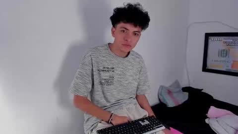 Snapshot of energy_lover137 chatting on 03-20-26, 03:39 Salo online show from 03-20-26, 03:39