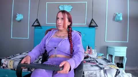 Snapshot of engel_devil chatting on 05-20-26, 12:33 Engel online show from 05-20-26, 12:33