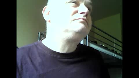 Snapshot of englishguysurrey chatting on 06-11-26, 08:56 englishguysurrey online show from 06-11-26, 08:56