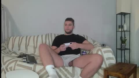 Snapshot of englishladxxx chatting on 12-28-24, 12:47 Englishladxxx online show from 12-28-24, 12:47