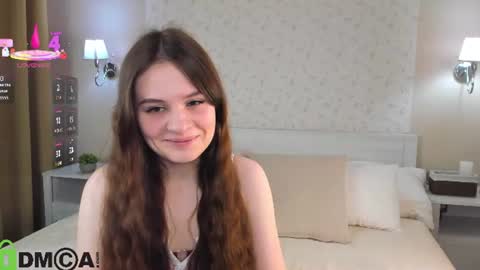 Snapshot of enigmatic_ella chatting on 06-13-26, 01:25 Ella online show from 06-13-26, 01:25