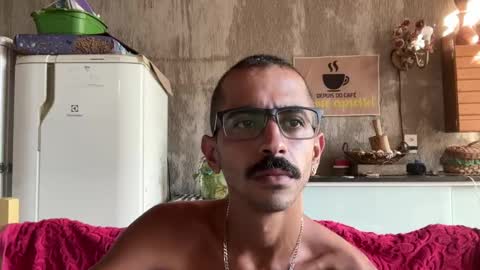 Snapshot of enjoythetrip chatting on 01-23-25, 10:22 Luke online show from 01-23-25, 10:22