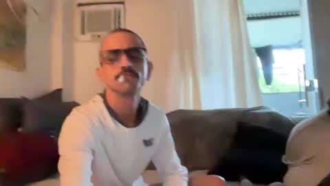 Snapshot of enjoythetrip chatting on 12-19-25, 09:05 Luke online show from 12-19-25, 09:05