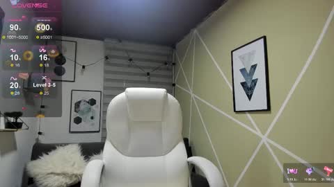 Enma clark online show from 11-24-25, 04:12