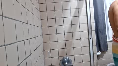 Snapshot of enri1212 chatting on 10-01-25, 11:55 enri1212 online show from 10-01-25, 11:55