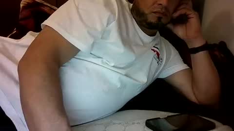 Snapshot of enri1212 chatting on 10-10-25, 03:05 enri1212 online show from 10-10-25, 03:05