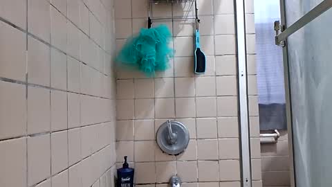 Snapshot of enri1212 chatting on 11-19-25, 08:09 enri1212 online show from 11-19-25, 08:09