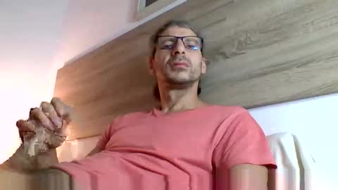 Snapshot of enri222 chatting on 12-21-25, 11:34 rineking online show from 12-21-25, 11:34