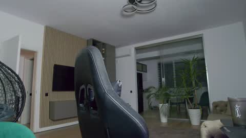 Snapshot of enrikoblue chatting on 02-01-25, 08:37 Erik online show from 02-01-25, 08:37