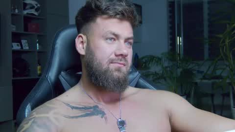 Snapshot of enrikoblue chatting on 03-10-25, 09:29 Erik online show from 03-10-25, 09:29