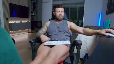 Erik online show from 04-22-26, 06:42