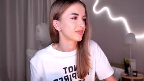 entya online show from 10-30-25, 06:59