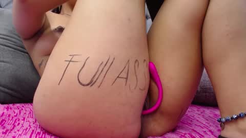 Snapshot of eny_dirty chatting on 01-14-25, 04:40 Enny Dirty online show from 01-14-25, 04:40