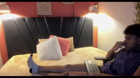 Snapshot of enzo_love18 chatting on 05-31-26, 05:04 enzo online show from 05-31-26, 05:04