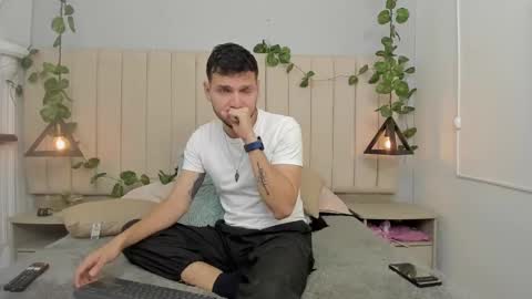 ENZO online show from 10-29-25, 02:41