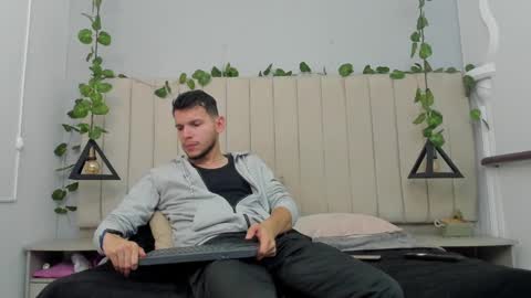 ENZO online show from 11-04-25, 02:49