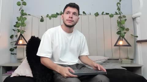 ENZO online show from 11-10-25, 02:38