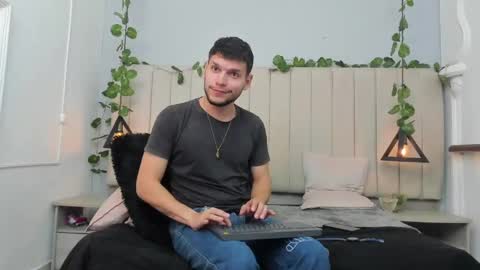 ENZO online show from 11-12-25, 02:17