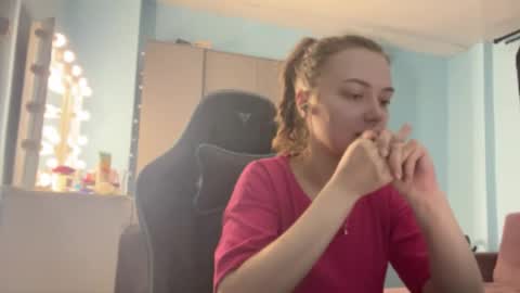 Lily online show from 03-02-26, 08:21