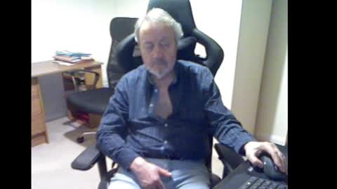 erasmus_d online show from 02-22-25, 06:41