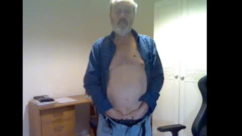 erasmus_d online show from 11-24-25, 05:56