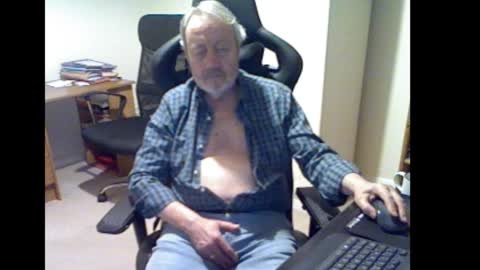 erasmus_d online show from 01-07-26, 05:37