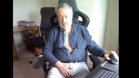 erasmus_d online show from 02-15-26, 12:03